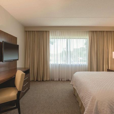 Embassy Suites By Hilton Milwaukee Brookfield Buitenkant foto