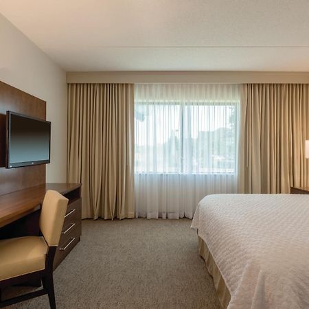 Embassy Suites By Hilton Milwaukee Brookfield Buitenkant foto