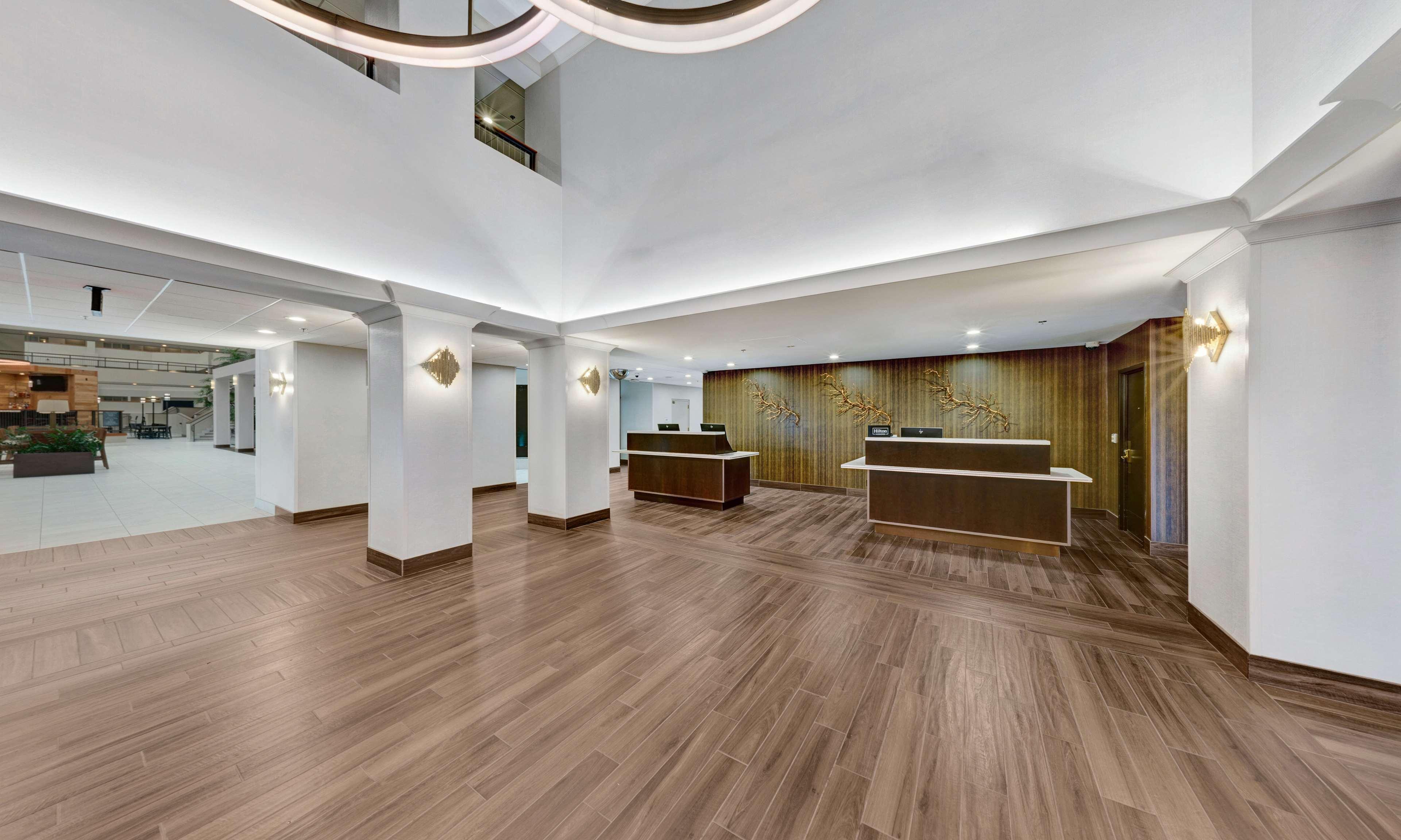 Embassy Suites By Hilton Milwaukee Brookfield Buitenkant foto