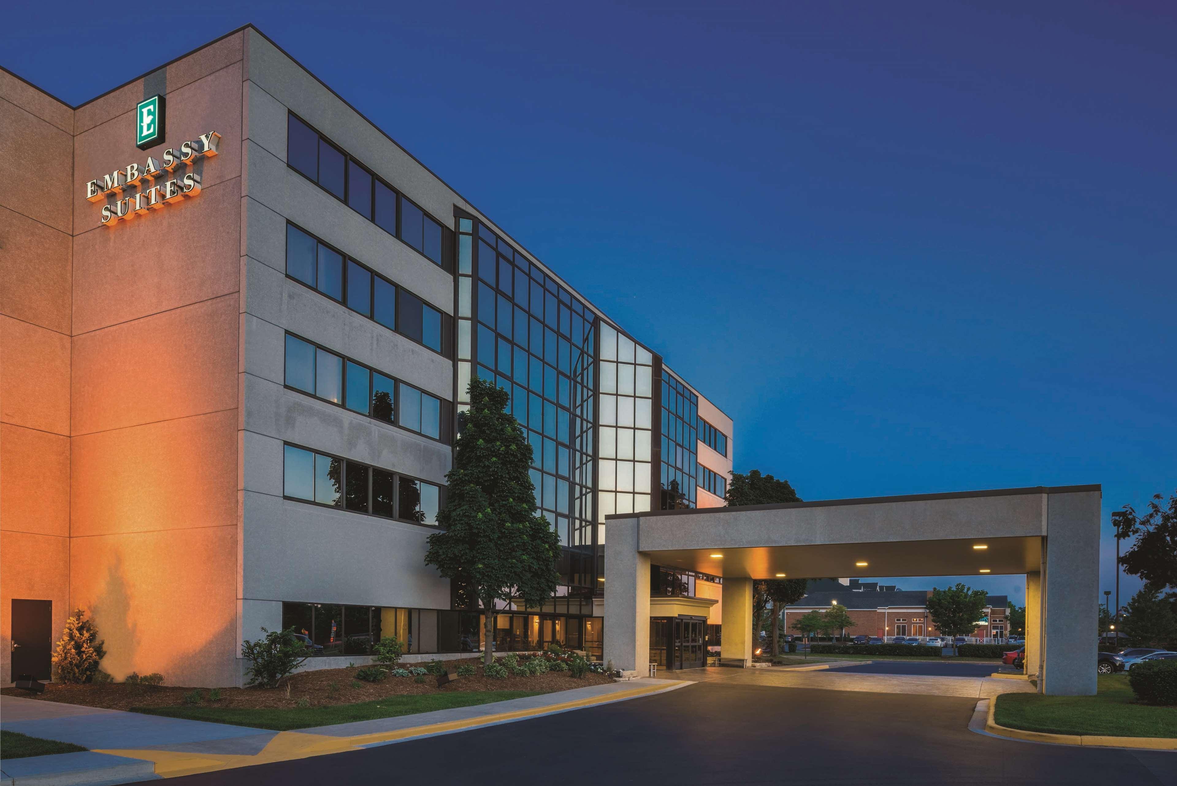 Embassy Suites By Hilton Milwaukee Brookfield Buitenkant foto