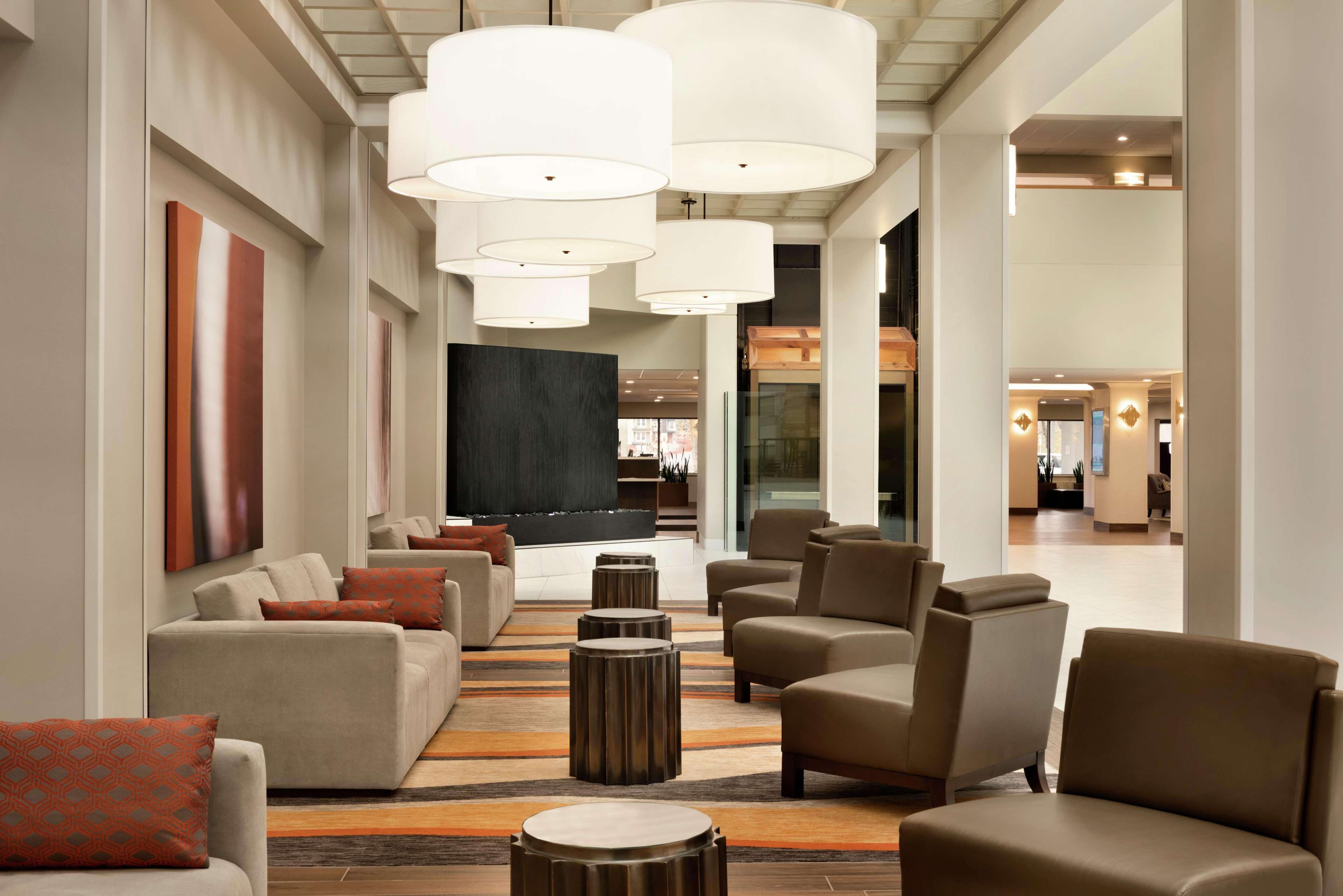 Embassy Suites By Hilton Milwaukee Brookfield Buitenkant foto