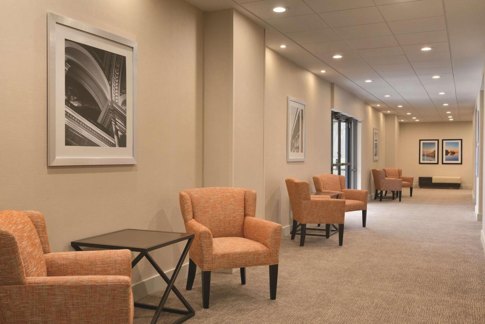 Embassy Suites By Hilton Milwaukee Brookfield Buitenkant foto