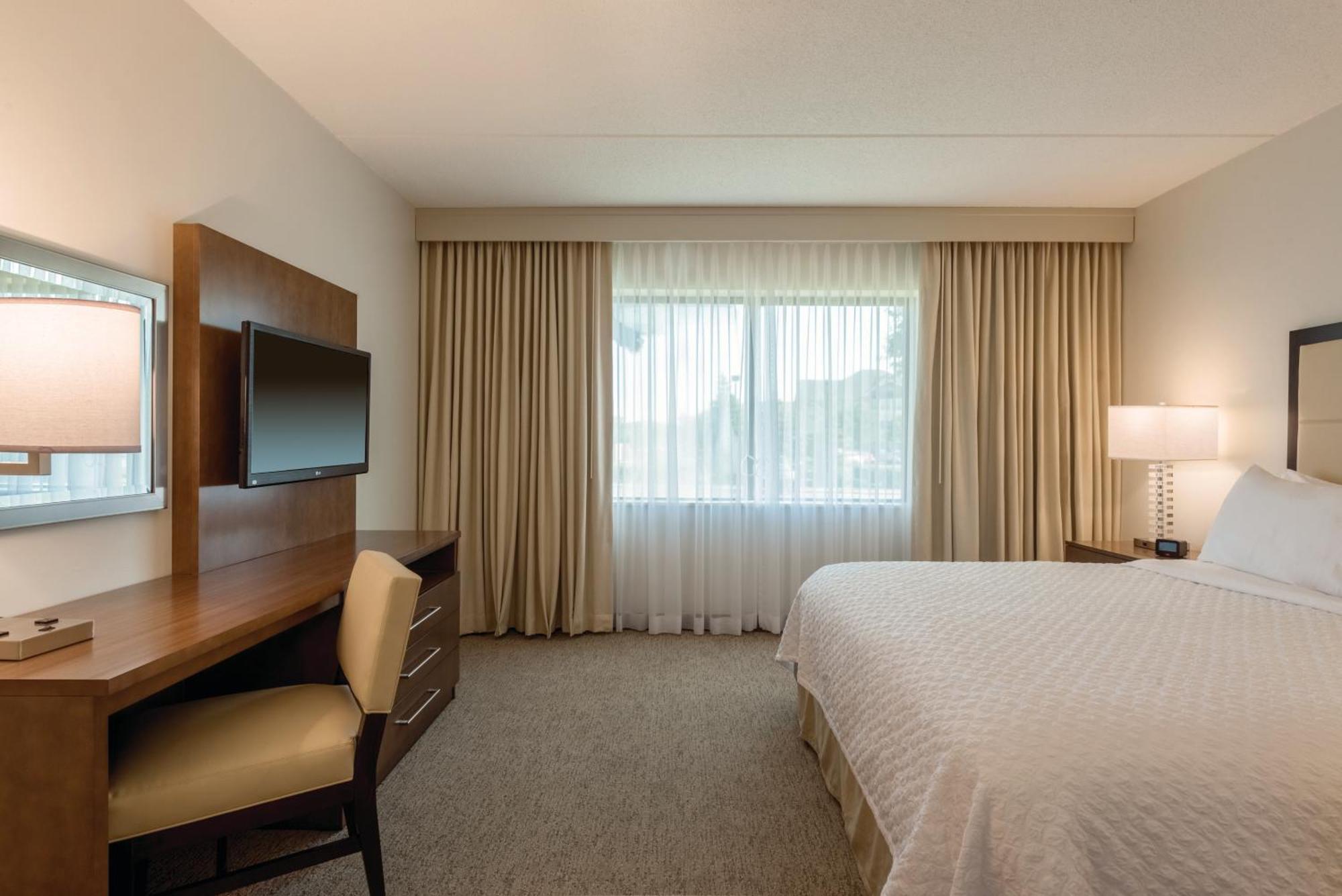 Embassy Suites By Hilton Milwaukee Brookfield Buitenkant foto